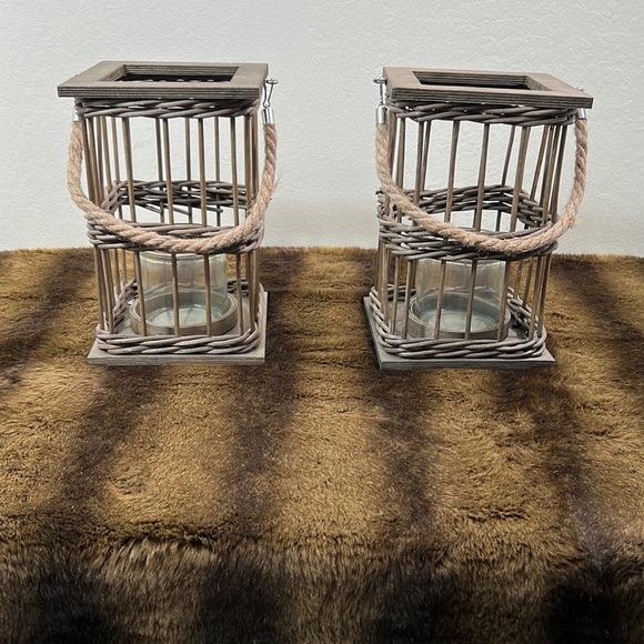 Wicker basket candle holders - Picture 1 of 3